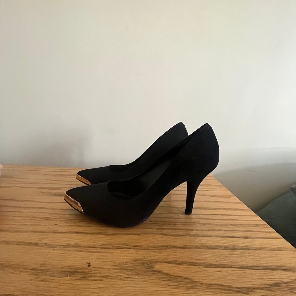 Jessica Simpson Brand Black 4 inch Gold Tip Heels Size 9